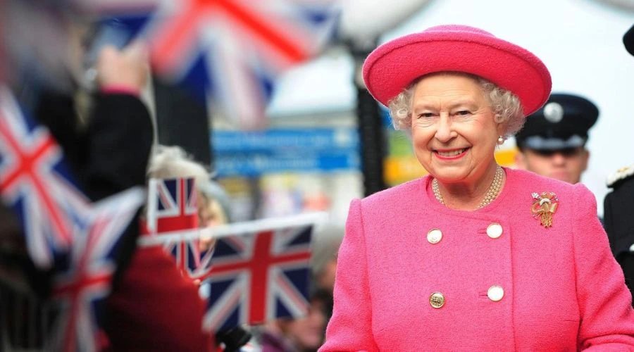 Facts About Queen Elizabeth II | FEEDHOUR