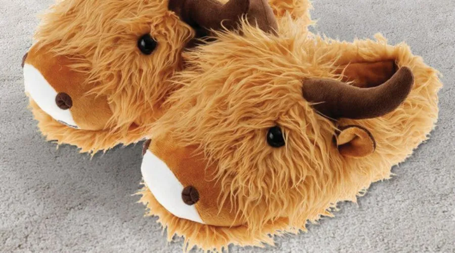 Fuzzy Friends Highland Cow Slippers | feedhour