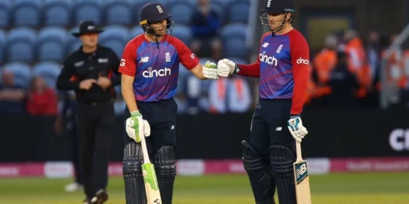 England dropped Jason Roy, Chris Woakes and Mark Wood in
