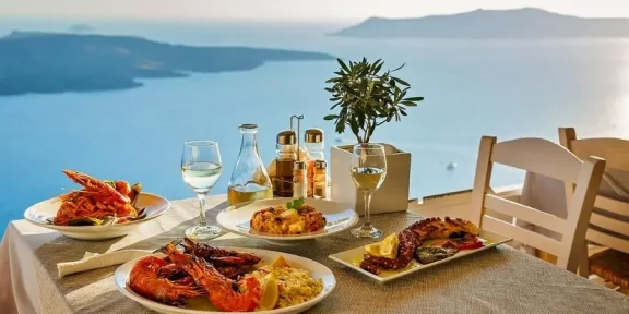 Restaurants in Santorini Greece