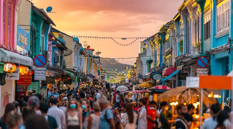  The next thing you have to do in Phuket enjoys the old-world charm of Old Phuket Town.