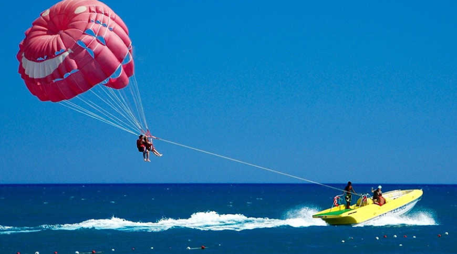 There are many things to do in the water in Phuket.