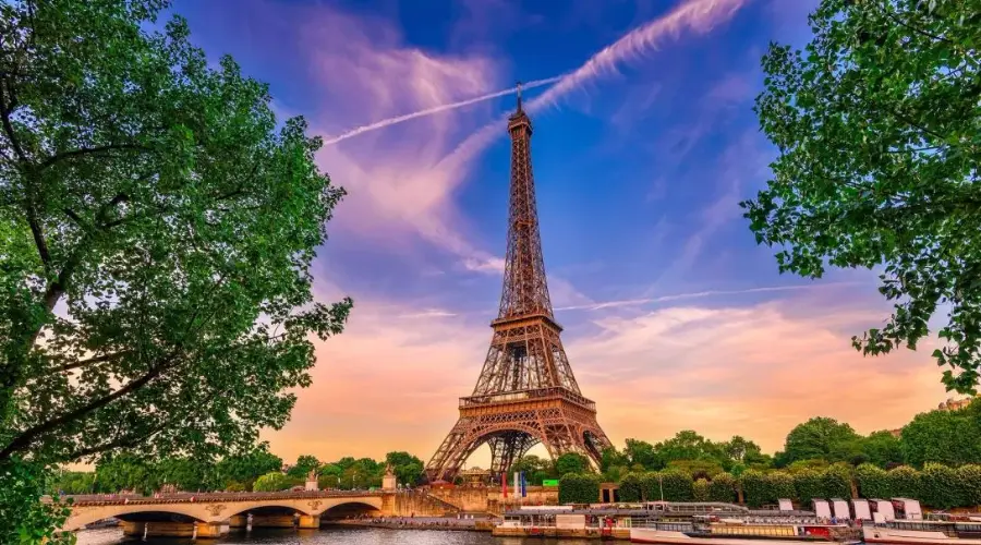 eiffel tower is famous thing in paris 