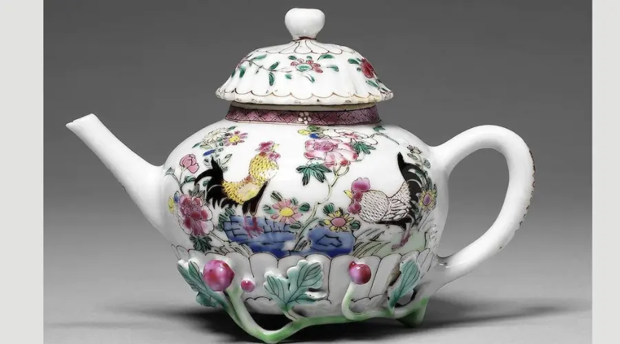 Today teapots are used as home accessories
