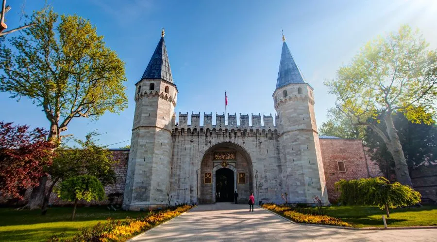 Topkapi Palace is a great piece of architecture in Istanbul, so it comes in at number 4