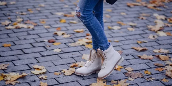 Women Lace Up Boots