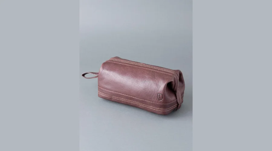 Lakeland Leather (Quilted Leather washbag)
