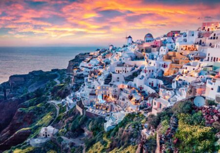 Stunning Islands And Rich History: Best Places In Greece