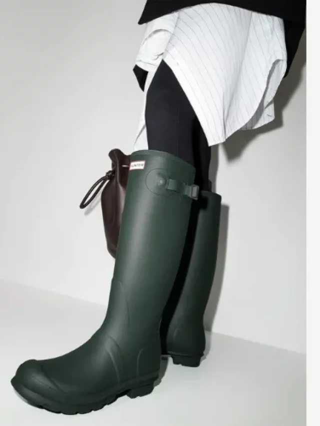 Women’s Hunter Boots: A Must-Have for Any Fashion-Conscious Woman