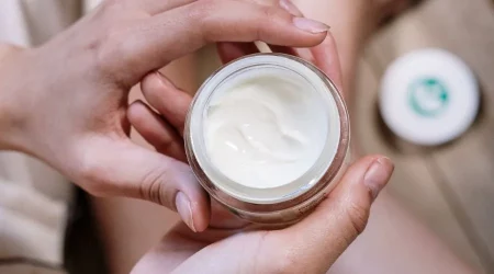 5 Best Anti-Redness Day Creams For Sensitive Skin
