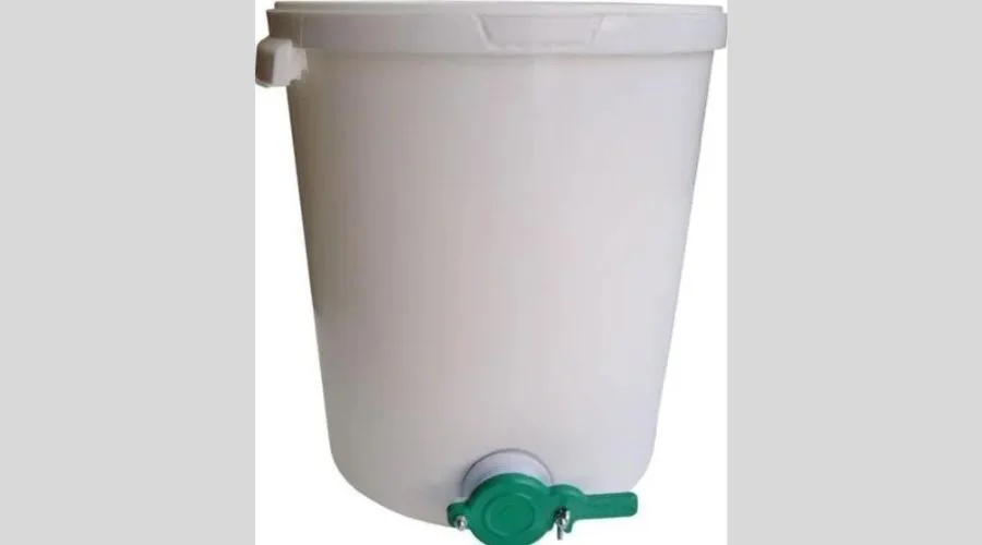 Honey container with valve 31.5 L bucket settling tank - beekeeping supplies