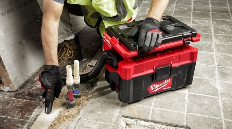 Milwaukee M18 FUEL PACKOUT 2.5 Gallon Wet/Dry Vacuum Bare Tool
