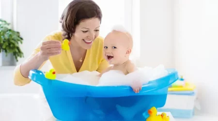 Baby Bath Tub: The Ultimate Guide for New Parents Baby Bath Tub: The Ultimate Guide for New Parents