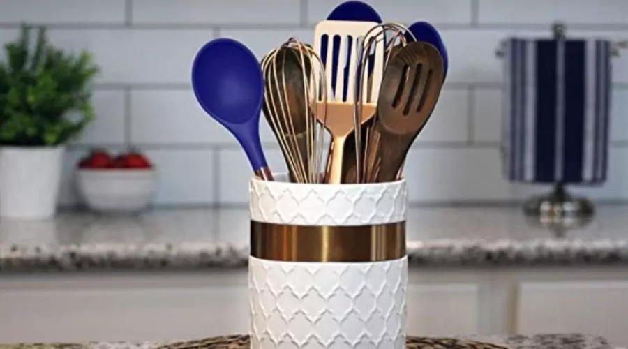 Countertop utensil holder