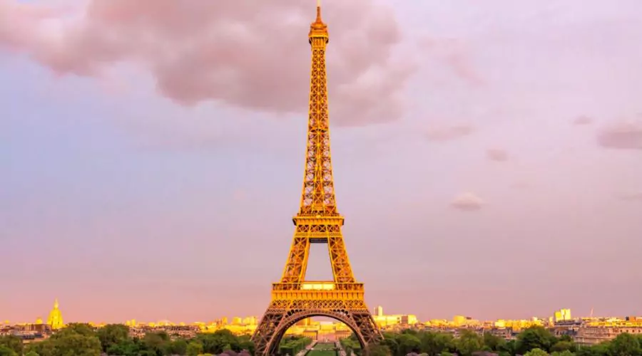 Finding affordable deals on NYC to Paris flights