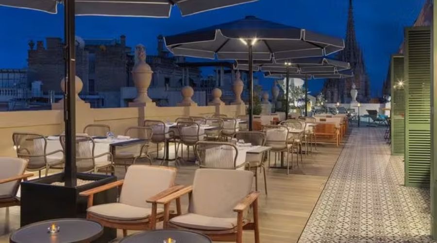 Chic Barcelona hideout with rooftop terrace near the cathedral
