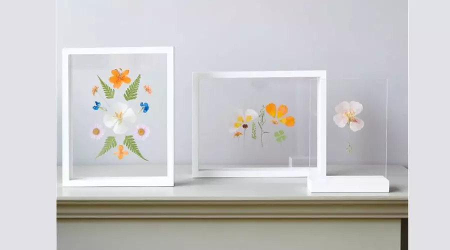 Made by Me wooden frame with double acrylic pane nature