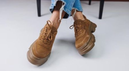 Effortless Style: Brown Sneakers To Complete Women’s Casual Outfits 