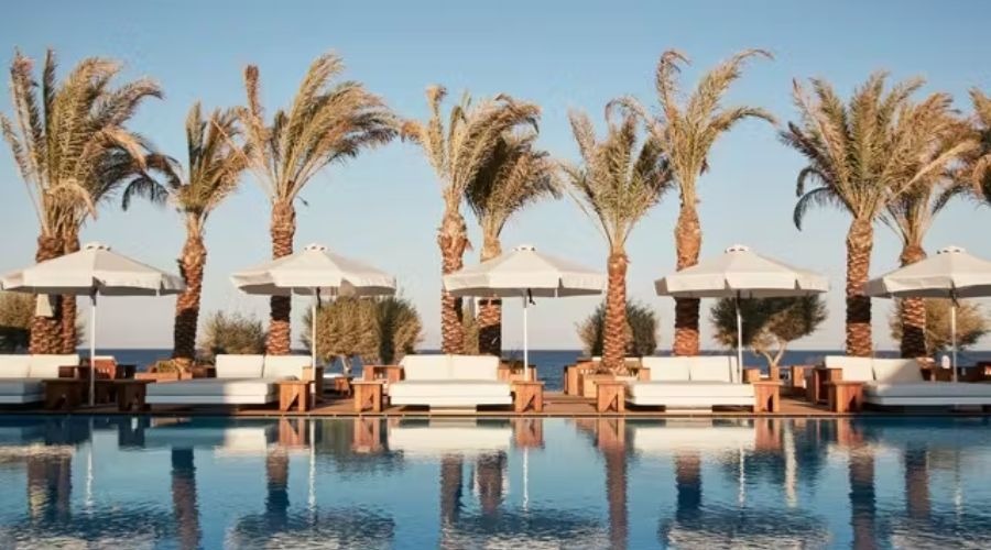5 Star Sea-facing Santorini boutique hotel with optional private pool