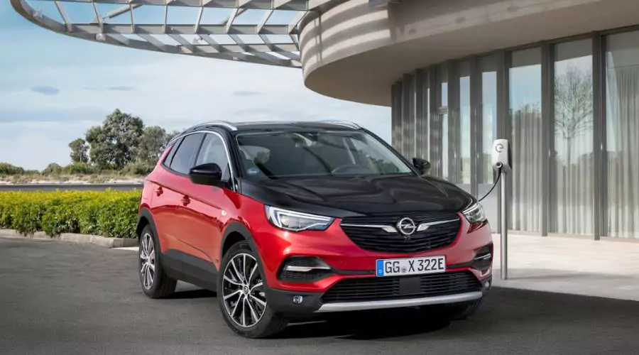 Features of the Opel Grandland X Hybrid 