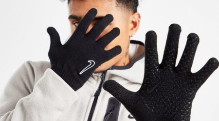 How To Choose The Perfect Football Gloves For You