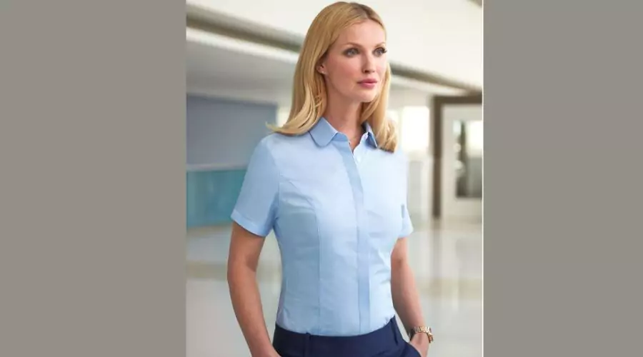 Standout features of short sleeve blouse