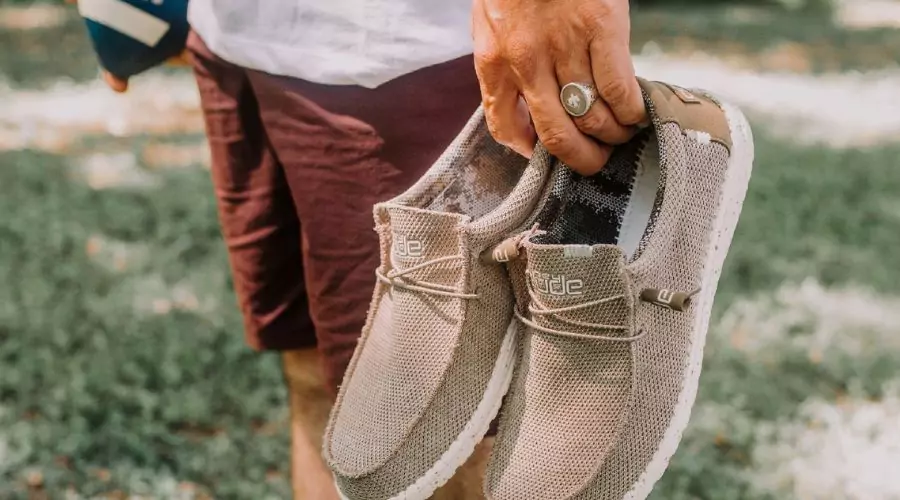 Step Up Your Sneaker Game: Stylish Men’s Canvas Sneakers For Any Occasion Step Up Your Sneaker Game: Stylish Men’s Canvas Sneakers For Any Occasion