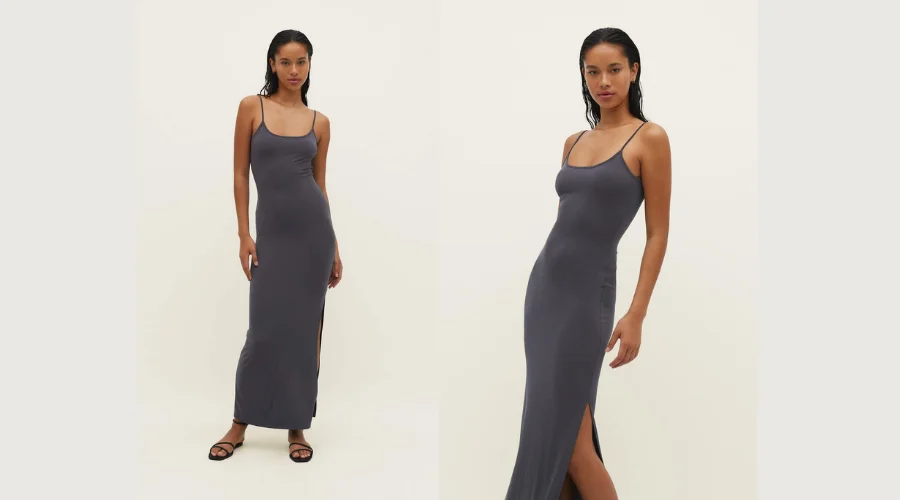 Long fitted dress with straps
