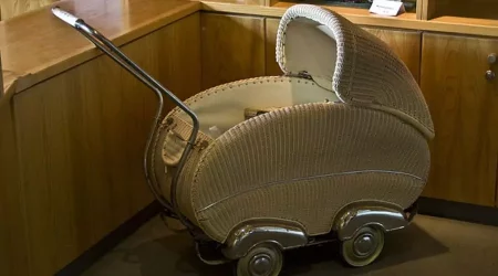 Comfort And Safety On The Move: Latest Innovations In Baby Trolleys