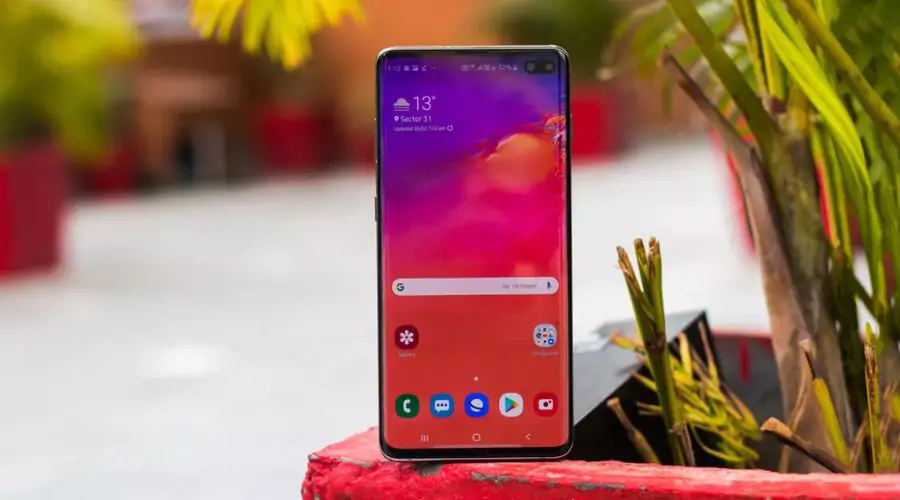 Samsung S10 Plus: Pros and Cons