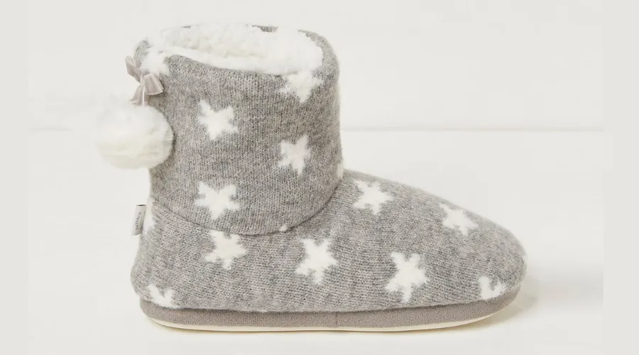 Star Pom Pom Slipper Boots