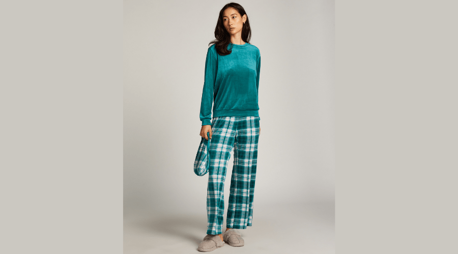 Pajama set with pocket