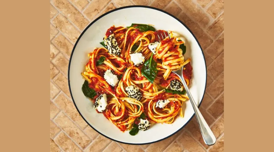 Tangy Tomato & Goats' Cheese Linguine