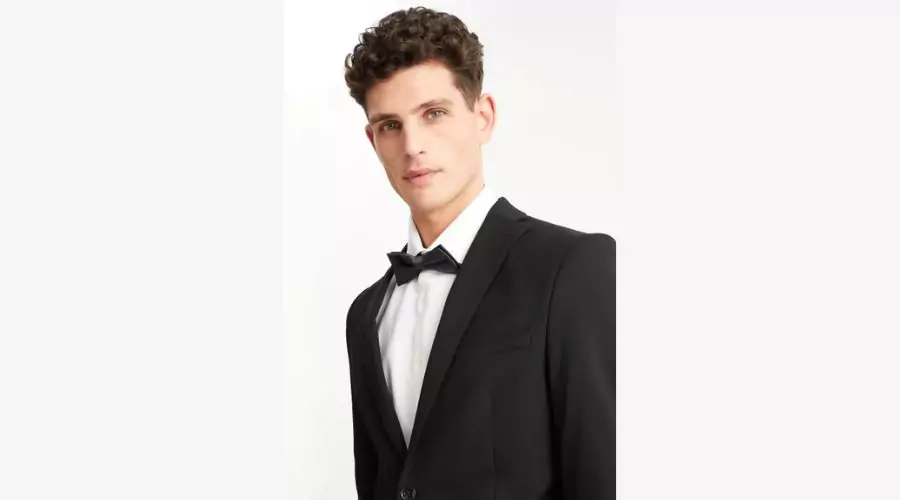 Bow tie