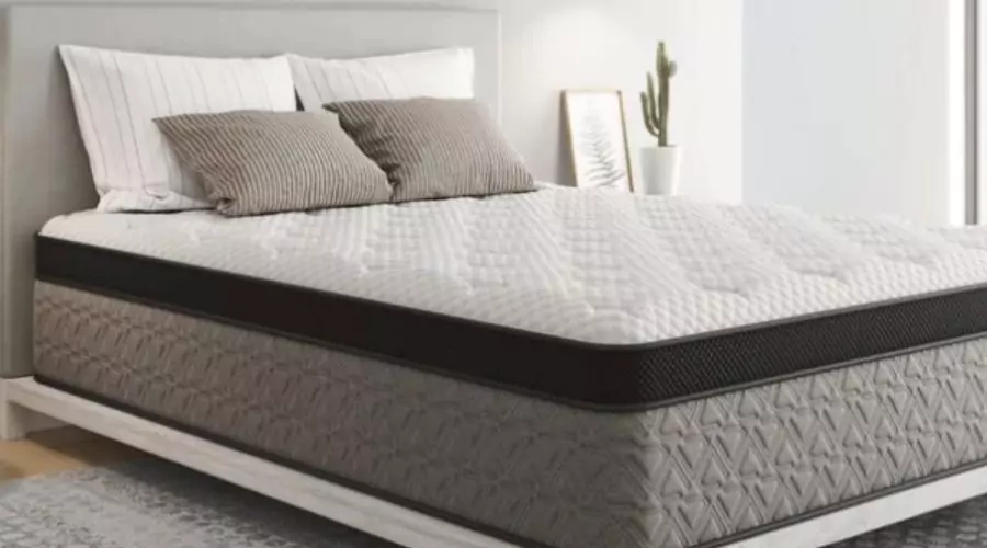 Hybrid Mattresses Online: Bridging the Best of Both Worlds