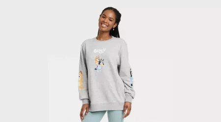 Embrace Fall Season With These Cozy Women’s Sweatshirts