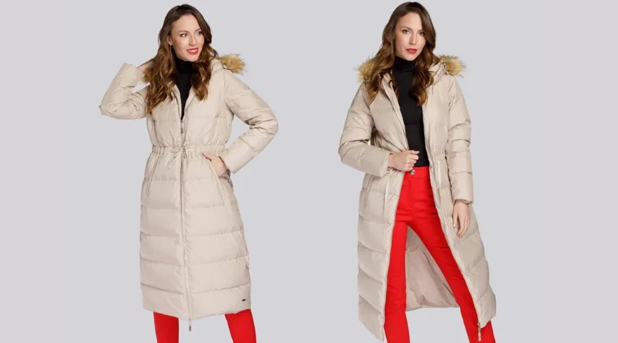 Quilted coat with a drawstring at the waist