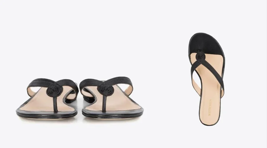 Women's black fabric flip-flops