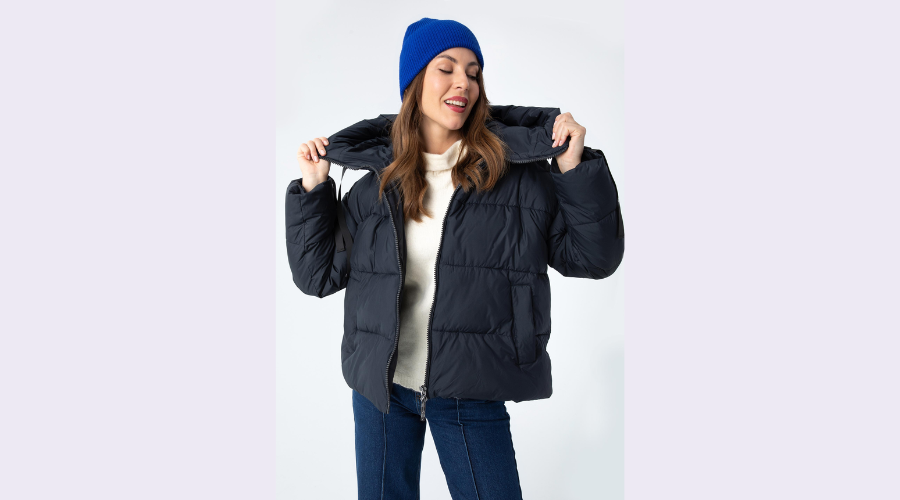 Women's oversized quilted jacket with cuffs