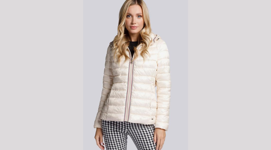 Women's quilted jacket with three-color trim